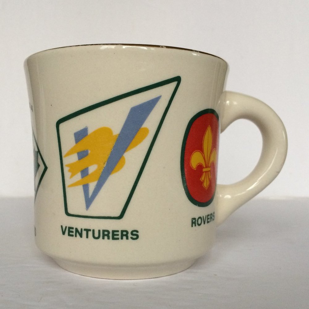 Boy Scouts Canada Coffee Mug Cream Color Gold Rim Beavers Rovers Wolf Cubs 8 oz